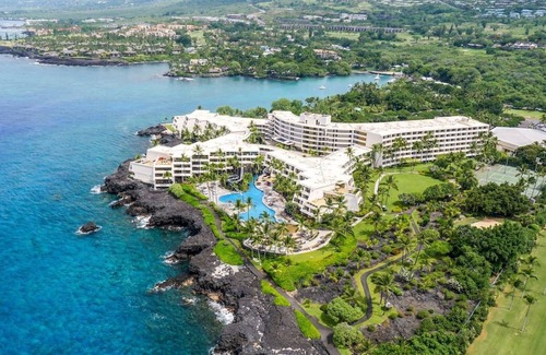 Keauhou House | Perfect Choice For Your Next Hawaiian Getaway! 2 Pools, Game Room, Watersports!