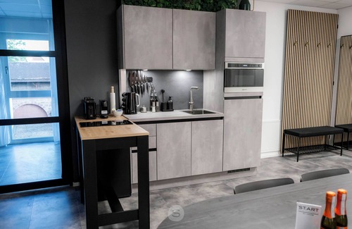 Altstadt - Sankt Lorenz Apartment | Perfect city center location, 107 sqm, directly at the opera house in suite flair!