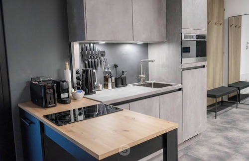 Altstadt - Sankt Lorenz Apartment | Perfect city center location, 107 sqm, directly at the opera house in suite flair!