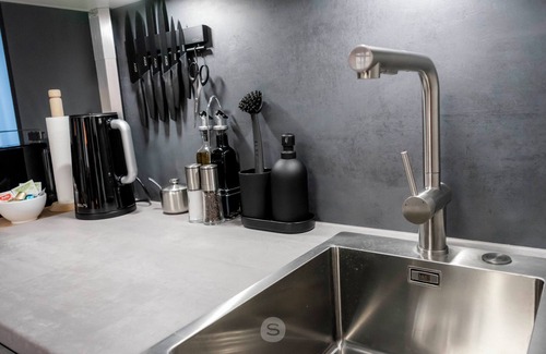 Altstadt - Sankt Lorenz Apartment | Perfect city center location, 107 sqm, directly at the opera house in suite flair!