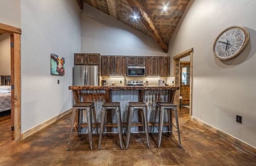 Coram Condo | Perfect Condo For GNP Adventure–2br/1ba- Great Location #3- 7 mi to GNP-sleeps 6