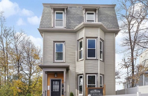 Washington Park Condo | Perfect condo for healthcare workers < 2 miles from Boston's major hospitals