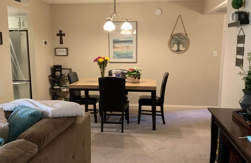 Central Scottsdale Condo | Perfect condo with view of green space, great neighborhood in the best location!