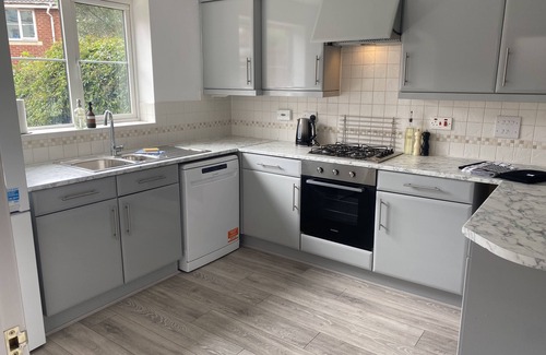 Hamble-le-Rice House | Perfect crew-house or for business trips. Sleeps 10, 5mins from Hamble Village