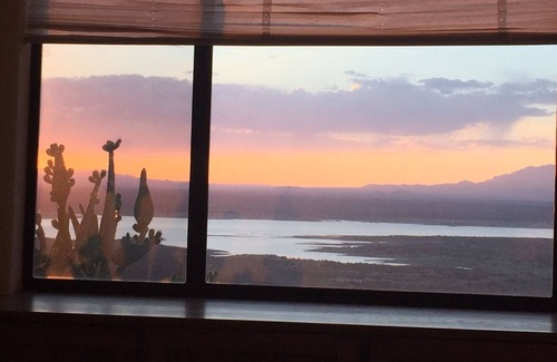 Truth or Consequences House | PERFECT DESERT OASIS~lake~jet ski~boat