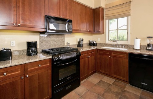 La Quinta Apartment | Perfect Desert Retreat in La Quinta #A