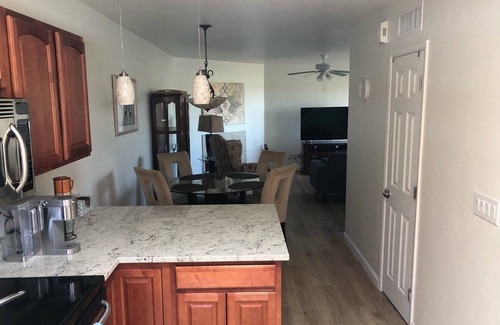 Tucson Condo | Perfect end unit condo with mountain views and upper level balcony/patio