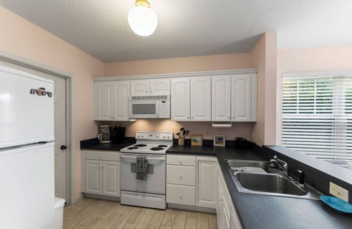 Coquina Gables Condo | Perfect Family Getaway - Walk to Beach and Eats