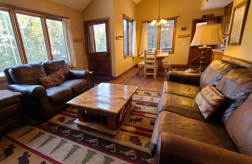 Aspen Brook Cabin | Perfect Family Cabin Retreat Walking Distance to RMNP