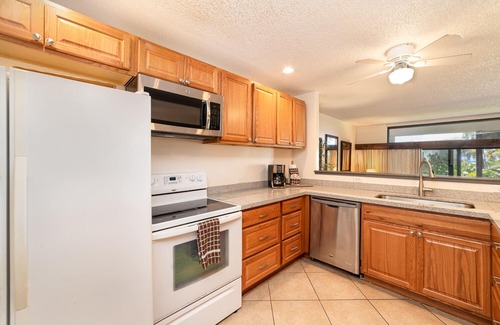 Kaanapali Condo | Perfect Family Getaway! Ground Floor, AC, Pool! 30% off Instant Summer Savings!