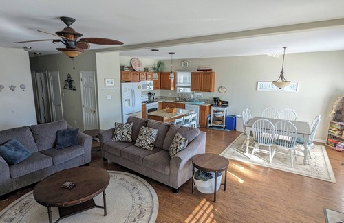 Wildwood Condo | Perfect Family Getaway! Spacious 4BR/2BA Condo, 1.5 Blocks From Beach & Boards.
