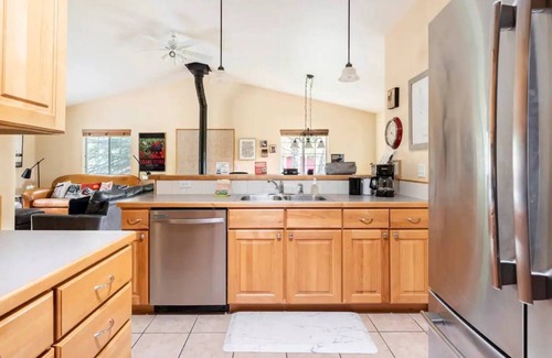 Creekside Meadows House | Perfect Family Home in Driggs 15 minutes to Grand Targhee - Hot Tub
