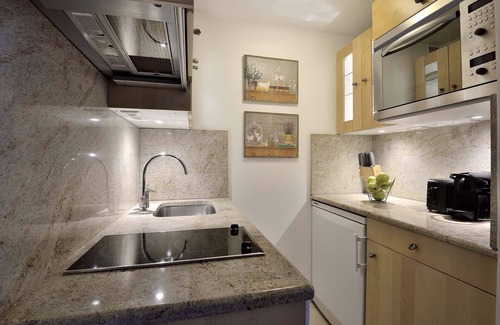 Quartier du Gros-Caillou Apartment | Perfect for 3! Charming-Top of Eiffel View-Rue Cler Markets