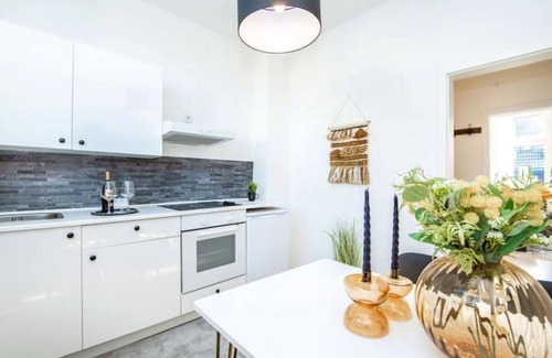 Frohnhausen Apartment | Perfect for 4 | 10min zur Messe, Bathtub + Shower, full Kitchen
