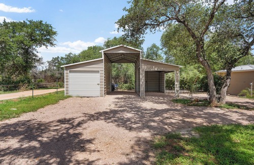 Spicewood House | Perfect for biking & fishing events@Pace Bend Park