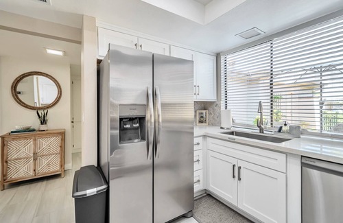 Sunrise Villas House | Perfect for Business or Pleasure! Minutes to Old Town Scottsdale, Community Heated Pool & Spa!