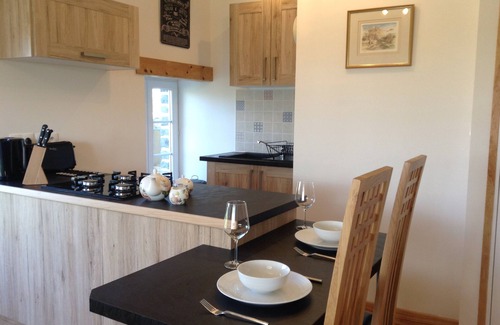 Le Mesnil-Garnier Cottage | Perfect for couples! Quality renovation and ideal location. Free Wifi. Bikes.
