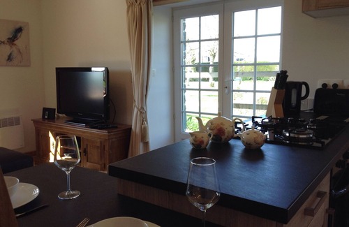 Le Mesnil-Garnier Cottage | Perfect for couples! Quality renovation and ideal location. Free Wifi. Bikes.