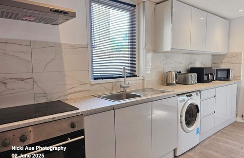 Newport House | Perfect for Contractors~Disc for long stays~Free Pvt Parking, Fast wifi