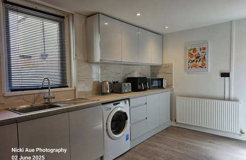 Newport House | Perfect for Contractors~Disc for long stays~Free Pvt Parking, Fast wifi