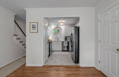 Lexington House | Perfect for Extended Stays! Luxury Townhome in Quiet Neighborhood Near UK