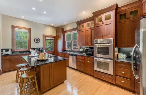 Lake Mills Apartment | Perfect for Families! Fully furnished with Chef's Kitchen