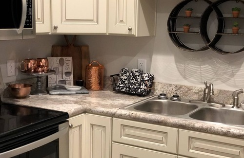Gainesville Apartment | Perfect for Gator Games! Two Blocks Away from Ben Hill Griffin Stadium