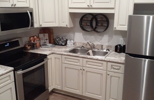 Gainesville Apartment | Perfect for Gator Games! Two Blocks Away from Ben Hill Griffin Stadium