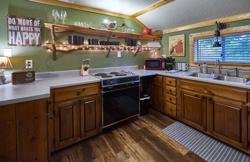Pigeon Forge House | Perfect for Jeep Invasion! Steps To The Parkway