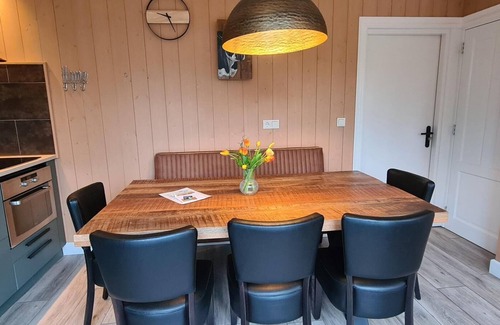 Oudeslius House | “Perfect for large families: enjoy luxury, wellness, Finnish sauna, 2 bathrooms and 3 bedrooms. Sleep in a large box bed, enjoy fresh rolls every day and discover the area with numerous activities for the whole family.