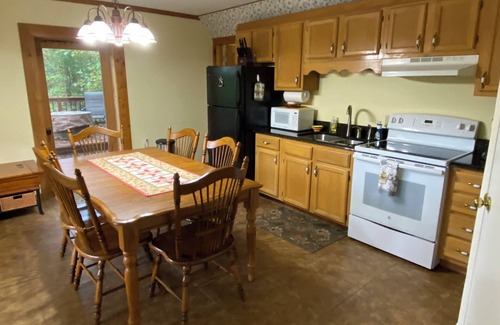 Tellico Plains House | Perfect for Large Groups! Quiet and Seclusion in the Cherokee National Forest.