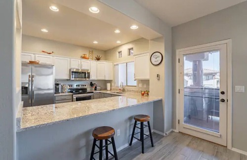 Rancho Vistoso Condo | Perfect for long-term stay, heated Pool, Spa, Gym
