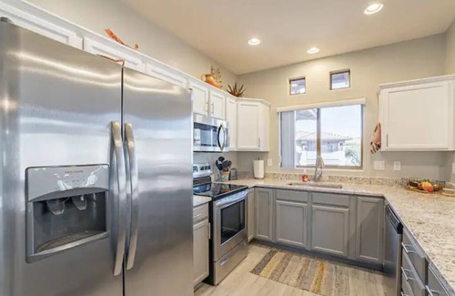 Rancho Vistoso Condo | Perfect for long-term stay, heated Pool, Spa, Gym