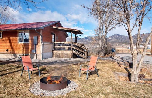 New Castle Apartment | Perfect for outdoor adventurers & couples; near Glenwood, hot springs & skiing