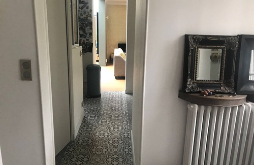 Sceaux Bed & Breakfast | Perfect for Paris 2024 Olympics! Total 3: 2 Adults and a Child/teenager
