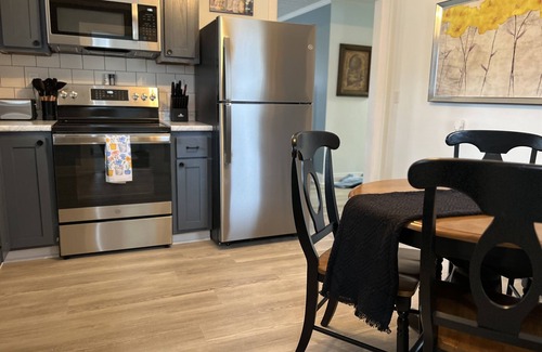 Lebanon House | Perfect for Traveling Professionals. Rent By The MonthnUpdated 2BR in Town