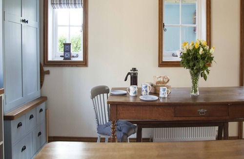 New Forest District Cottage | Perfect for wild play and family escapes in the forest - with lots of extras