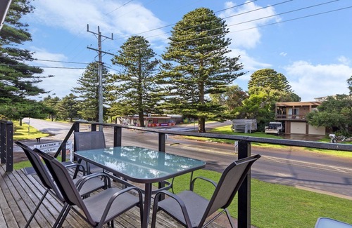 Port Fairy House | Perfect for your beach holiday, you are only a stone's throw to the Port Fairy East Beach