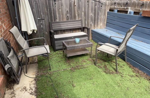 College Station House | Perfect Get-Away townhome across from Central Park