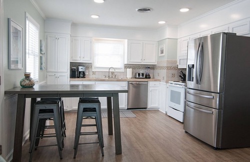Ocean Isle Beach House | Perfect getaway in Ocean Isle Beach-beach just steps away & pet-friendly!