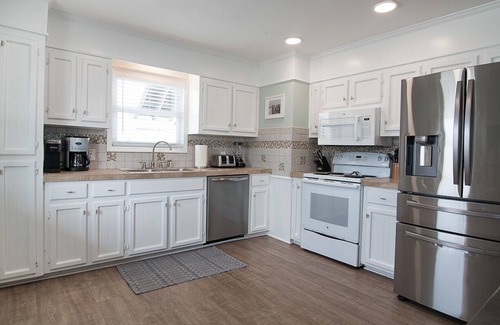 Ocean Isle Beach House | Perfect getaway in Ocean Isle Beach-beach just steps away & pet-friendly!