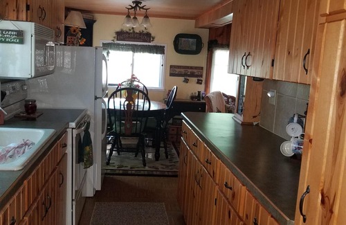 Fountain Cabin | Perfect getaway for couples ! close to Ludington or Baldwin.nn