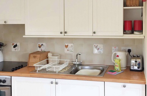 Muthill Cottage | Perfect getaway for two, in a picturesque setting.