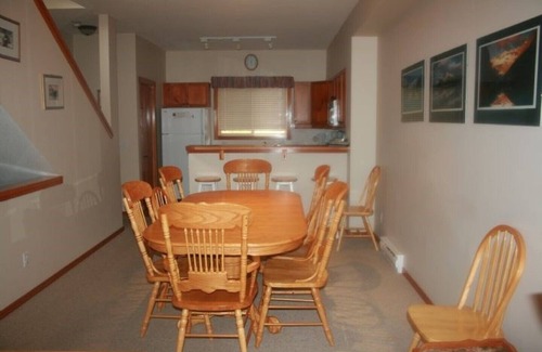 East Kootenay House | Perfect Getaway Home for Families