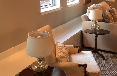 North End House | Perfect Getaway overlooking the Puget Sound, Close to Ruston Point and UPS