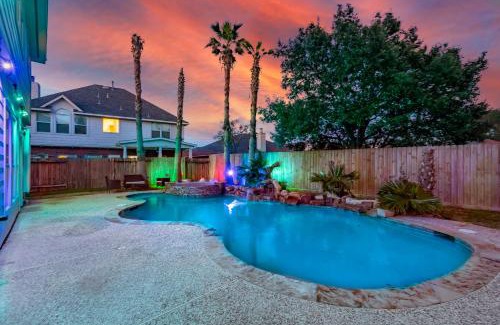 Spring House | Perfect Getaway with POOL, SPA, and Private Gym