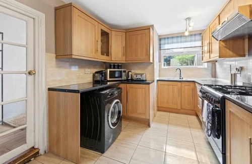 Northumberland Park House | Perfect Home for Spurs Fans! Peaceful Garden