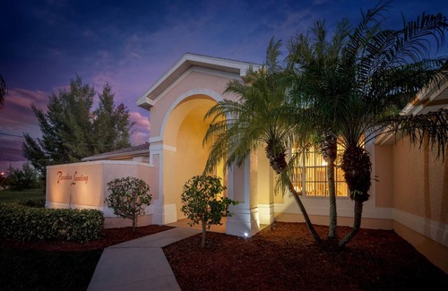 Pelican House | Perfect home on the canal, Terrace, pool, south facing, WiFi, SW Cape Coral