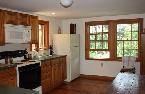Millwood Cabin | Perfect Hunt Box in Clarke Co. Minutes to Upperville and Middleburg.