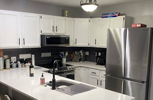 Panora Condo | Perfect Lake Panorama Getaway!
